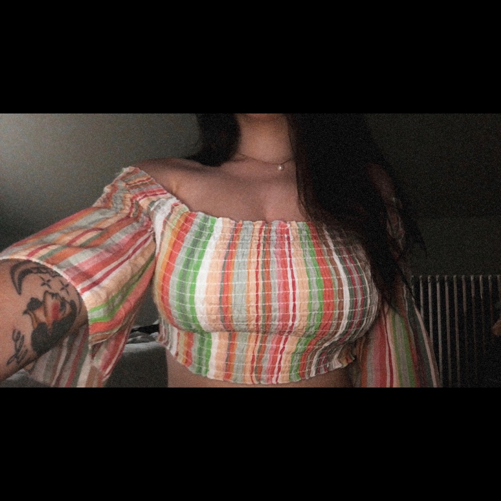 Striped Crop Top - Picture 2 of 2